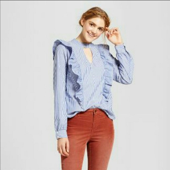 NWT Cute Ruffle Blouse 💕 - Picture 2 of 4